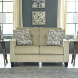 Bizzy - Meadow Loveseat