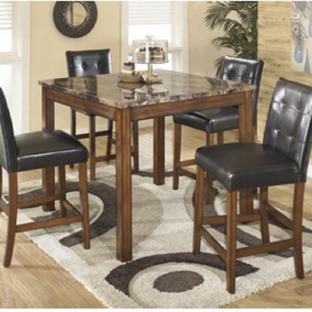 Theo - Counter with 4 Barstools